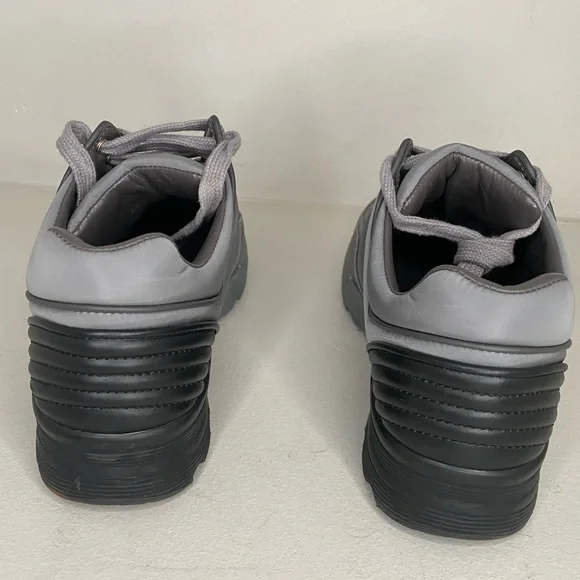 CHANEL Sneakers Size 7 - Picture 5 of 11